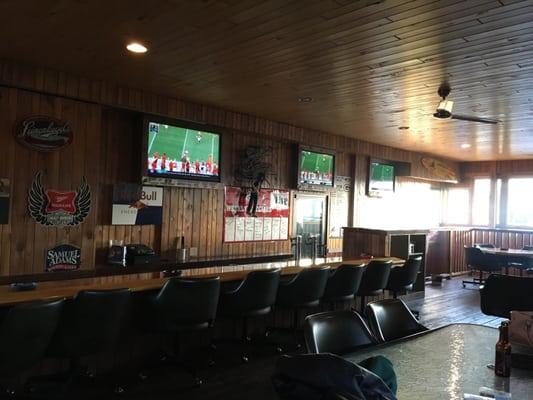 Great enclosed smoking area with tvs for all those Packer games.