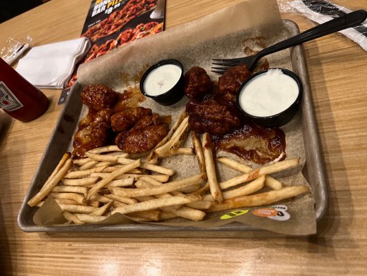 Lunch special. Boneless wings and fries