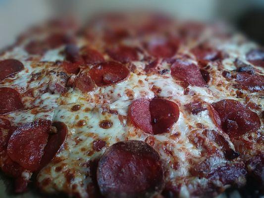 Crispy thin crust pepperoni & bacon pizza