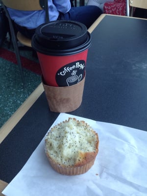 Poppyseed muffin has delicious almond extract!