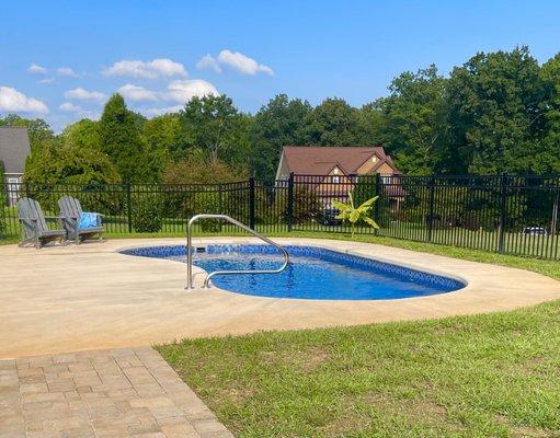 in-ground fiberglass swimming pool