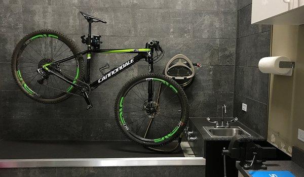 Big Ring Cycles state-of-the-art bike wash. Because a clean bike works better and components last longer.