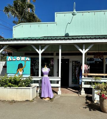 Store front with cute aloha photo opportunity!