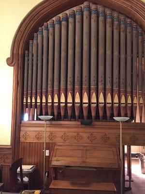 Hilborne Roosevelt organ, 1885 op.332. 17ranks.