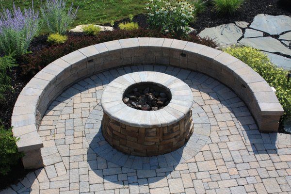 Fire pit and sitting wall/Fogelsville PA