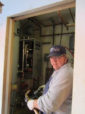 Lance Installing the new Triangle Tube Boiler