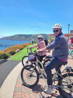 Have fun on our 2.5 Hour Guided Tour. Enjoy the sights and sounds of Pismo Beach, Shell Beach and Avila Beach. Breathe in the salty air.