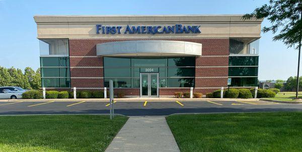 The exterior of the First American Bank Aurora branch