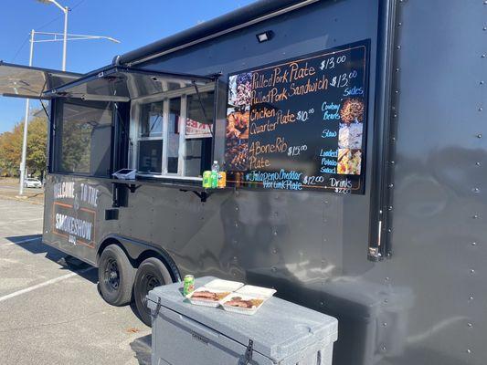 What an awesome and clean food trailer!