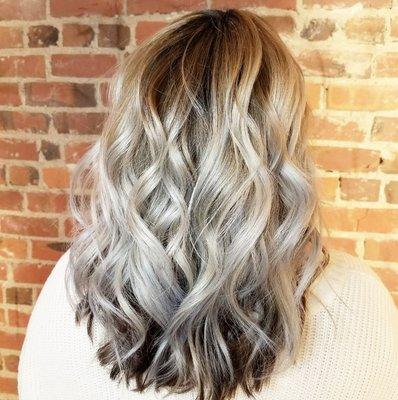 Ice ice baby!
Shadow root. Balayage. Silvery platinum!