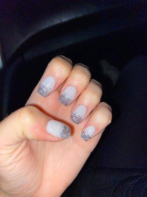 Powder dip nails by Vincent