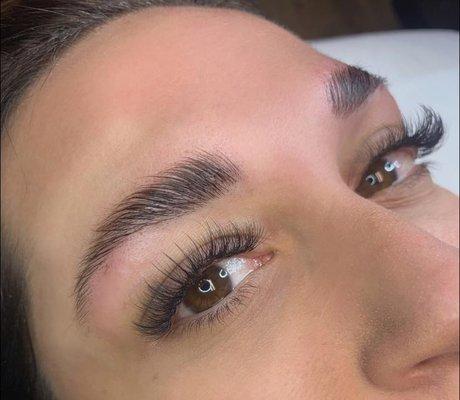 Brow Lamination / Hybrid Lash Extenstions