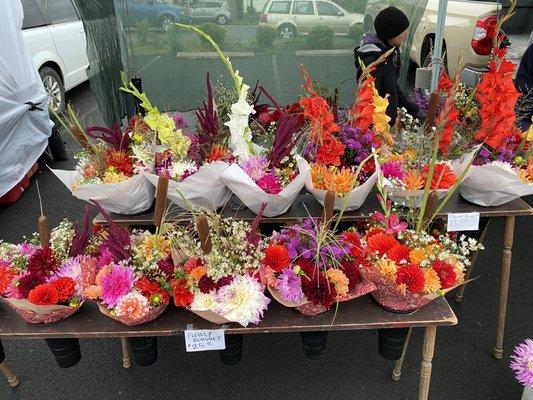 Gorgeous bouquets ($25!)