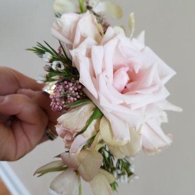 Fresh flower corsage