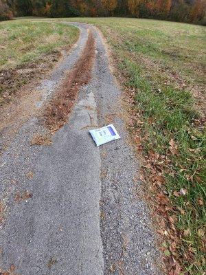 fedex leaving package in the road.  Failed Delivery as usual