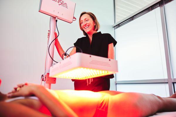 Red Light Therapy at Aquarian Clinic.