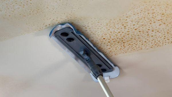 Cleaning cigarette smoke off the ceiling of a home