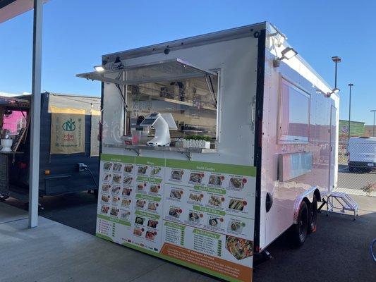 Golden Roll Sushi Truck