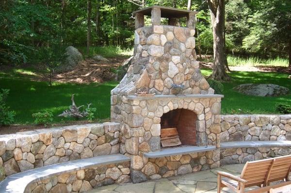 Outdoor fireplace