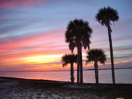 Sanibel sunset over the bay