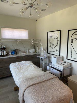 Treatment room.