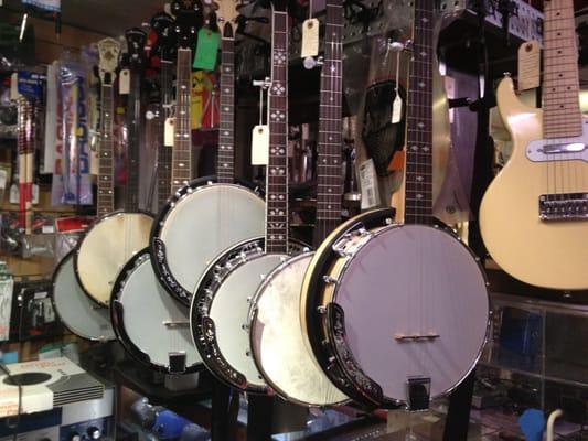 Pentatonic is an Authorized Dealer for Goldtone and Saga Banjos