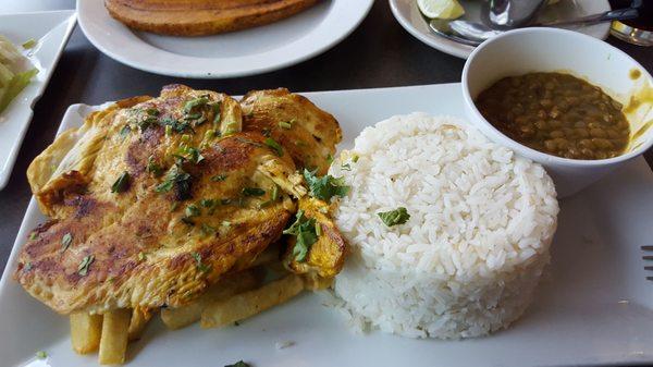 Grilled chicken breast with beans and rice