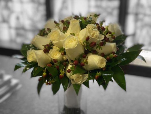 Simple. Beautiful. Bridal Bouquet!!