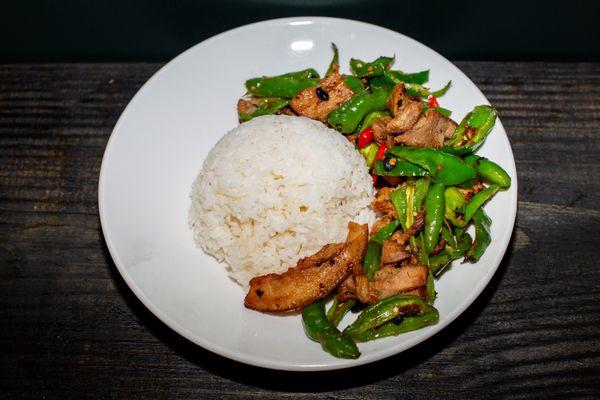 Hunan pork stir fry with green pepper