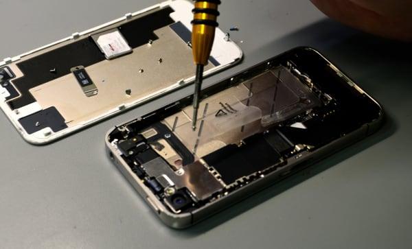 We offer repairs on all Samsung, Apple, Nokia, LG, HTC, Sony, Motorola, & Blackberry phones & tablets, & game consoles!