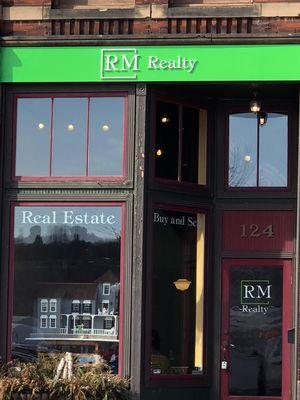 RM Realty