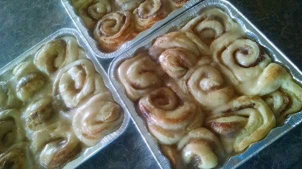 Cinnamon rolls with maple icing