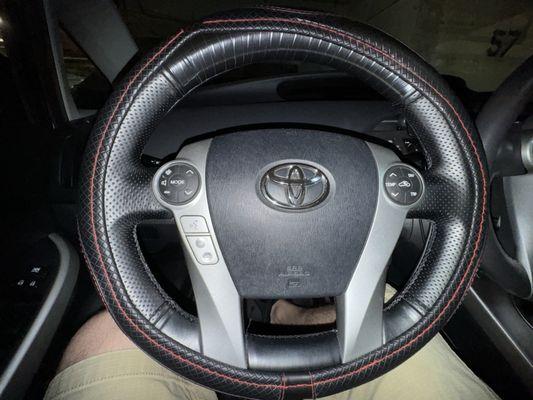 Old steering wheel, kinda junky