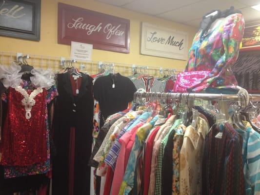 Super cute women's vintage clothes!