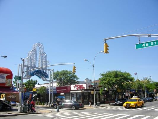 Sunnyside Bliss Station & Shopping district