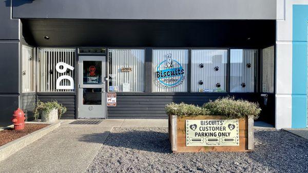 Biscuits Pet Place Store Front