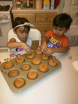 Decorating our cupcakes!