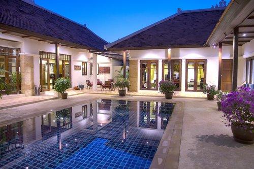 Gorgeous Arizona home with outdoor entertaining space.