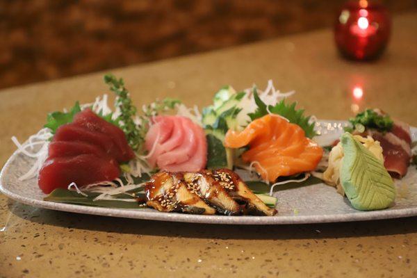 Sashimi: Tuna, salmon, hamachi