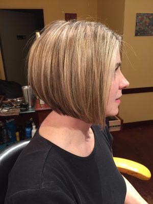 Natural highlighting with inverted bob cut