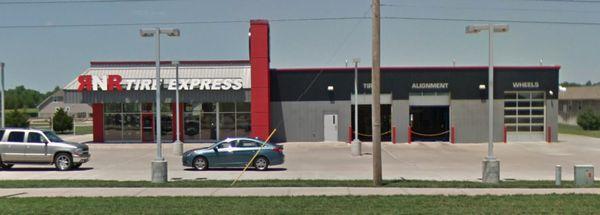 Hutchinson, KS RNR Tire Express Location