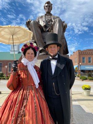 History comes alive in Hodgenville!