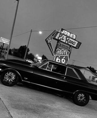 Cruise Jobe's Country Boy Drive-In on Route 66.