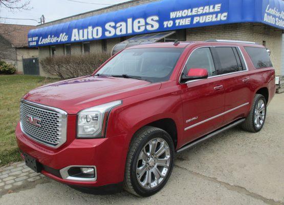 2015 GMC Denali   Like New dvd player leather loaded!    205,000