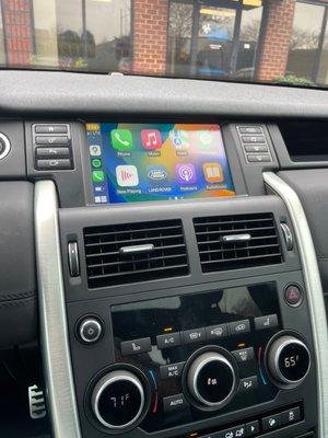 Adding Apple CarPlay to factory radio on a Land Rover Range Rover Sport