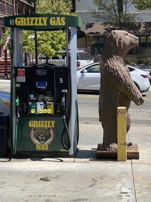 Grizzly Gas And Mini Mart