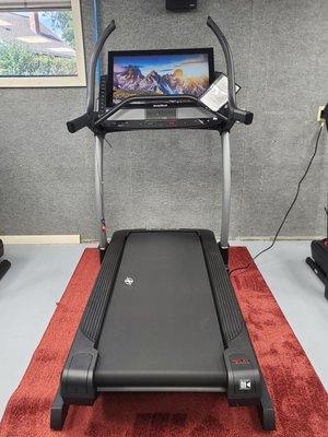 Nordictrack Incline Trainer. This unit is quite the experience!