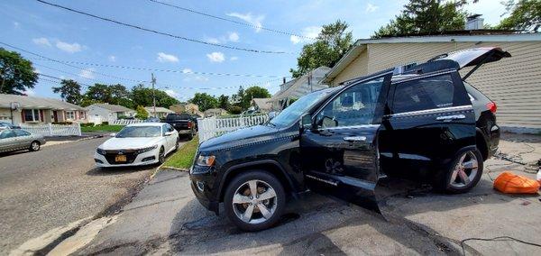 Exterior  detailing on Jeep Grand Cherokee 2014