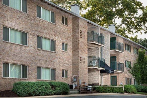 Woodmont Park Apartments - Alexandria, VA