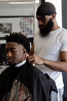 Headlines Barbershop